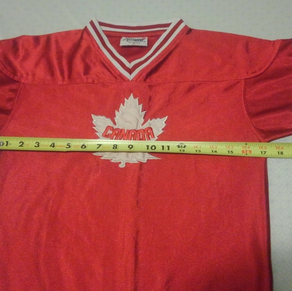 Canada Maple Leaf Hockey Jersey Youth Large - Picture 6 of 10